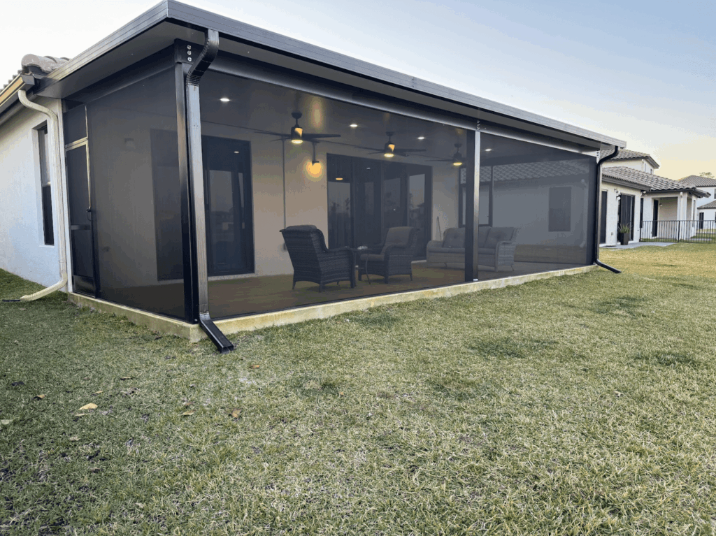 Pool enclosure / screen room by Bluehaven Builders