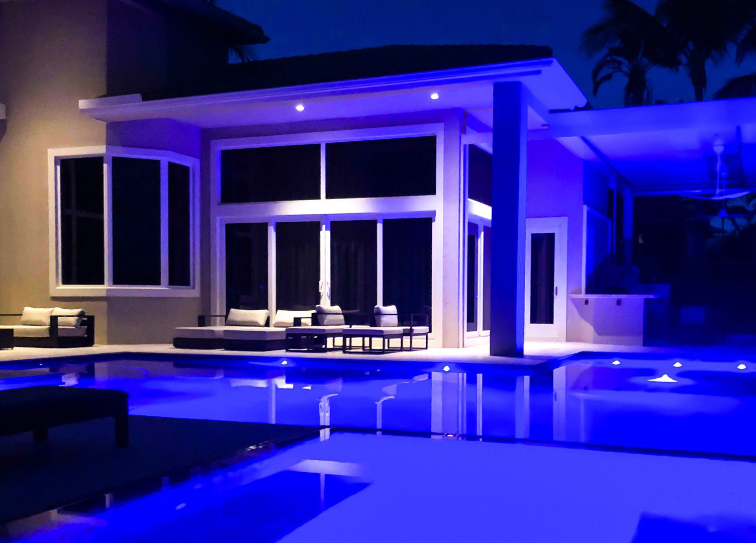 Custom pergola by Bluehaven Builders