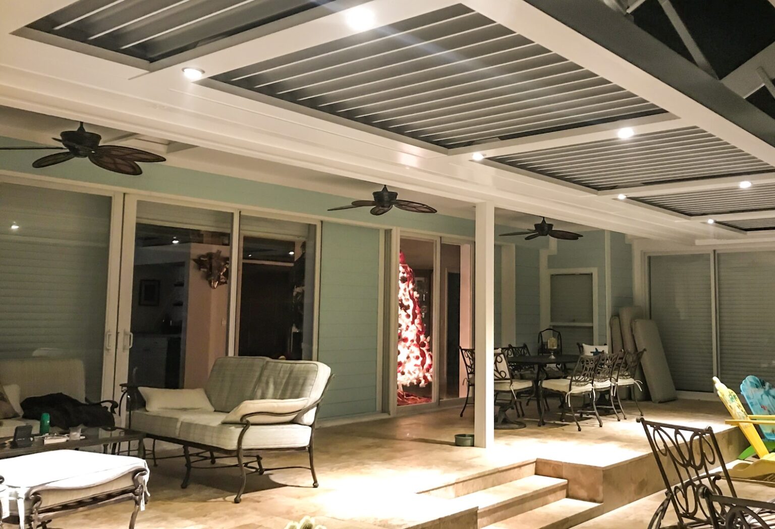 Custom pergola by Bluehaven Builders