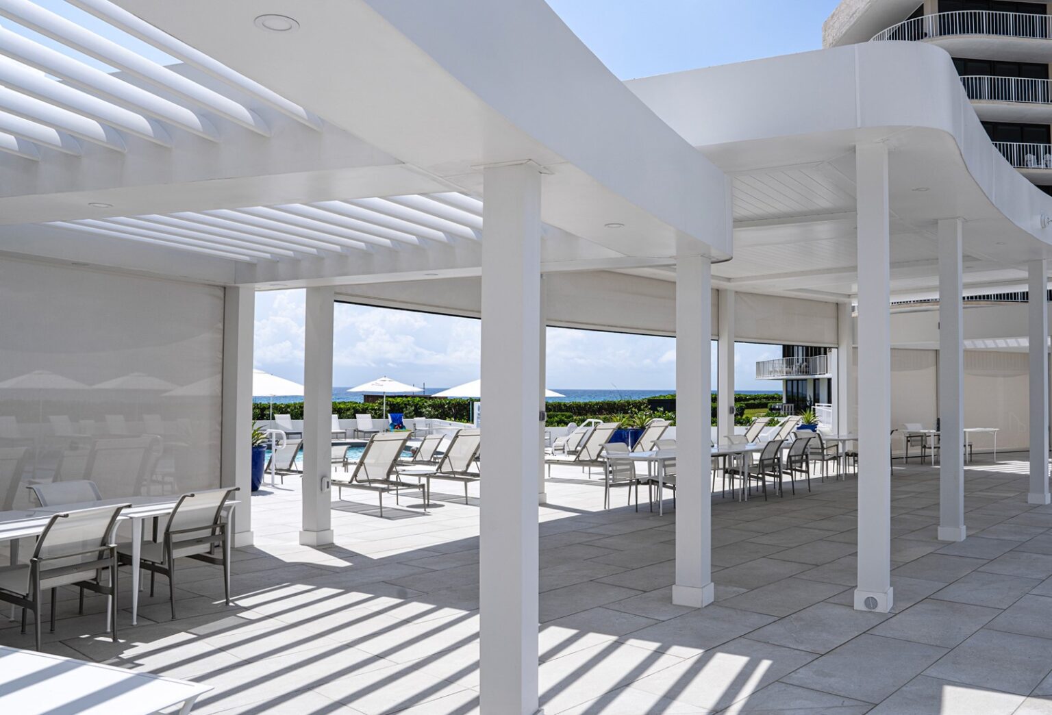 Custom pergola by Bluehaven Builders